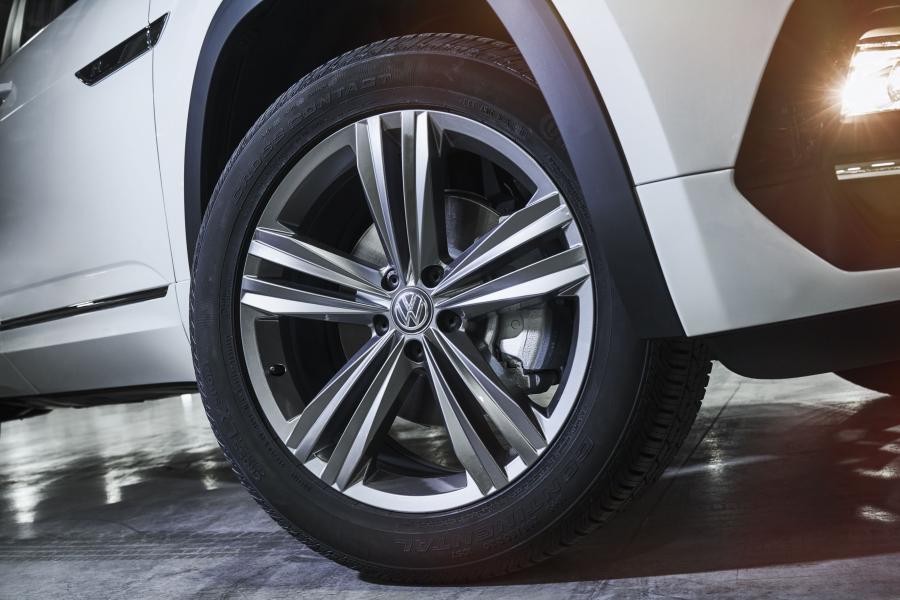 Колеса Volkswagen Atlas R-Line 2017 года  (фото 10 из 16)